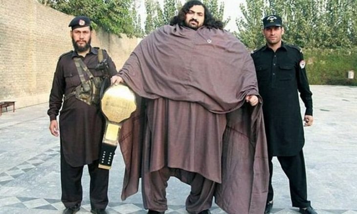 most powerful man of the world lives in mardan girdopesh.com