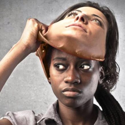 پنگا نہ لینا بیٹا ، بہت اونچی ذات ہے میری ۔۔ ثمانہ سید Racial-prejudice
