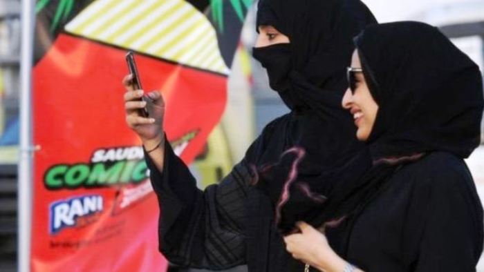 سعودی عرب میں وٹس ایپ اور سکائپ کے ذریعے ویڈیو کالز پر پابندی ختم saudi arab video calls