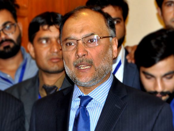 جلد روس کا سستا تیل پاکستان آنے والا ہے، احسن اقبال