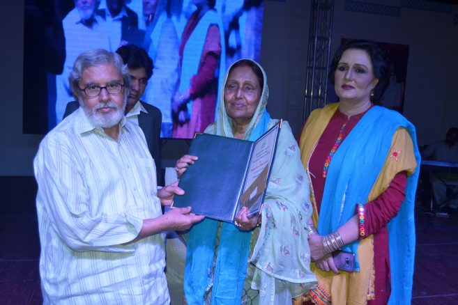 ملتان میں پلاک کا خواجہ فرید میلہ : شوکت مغل اور جہانگیر مخلص کے لئے ایوارڈ shokat