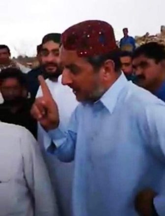 ” کیا جمہوریت جمہوریت کی رٹ ؟ “نوجوان کے سوالات پر جمال لغاری مشتعل jamal laghari