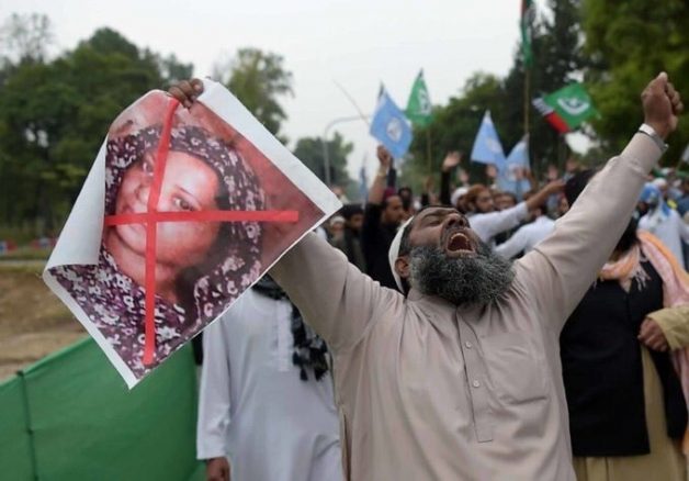 حسنین رضوی کا اختصاریہ : مریدکے اجتماع میں جانے کے لیے شلوار کی لمبائی کتنی ہونی چاہیے ؟ molvi blasphemy