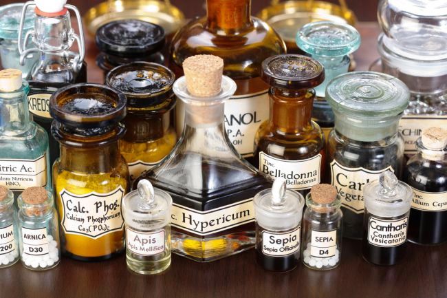 ہومیو پیتھی طریقہ علاج غیر سائینسی اورغیر مؤثر قرار دے دیا گیا homeopathy medicine