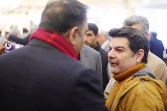 صحافیوں کی جانب سے تھپڑ گردی کی مذمت ، فواد چوہدری کی برطرفی کا مطالبہ fawad and mubashar luqman