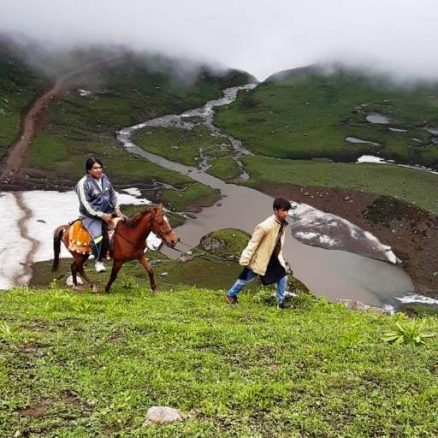 بارش، برف ، آبشاریں اور گھوڑے : صدائے عدل / قیصر عباس صابر qaisar ratti gali