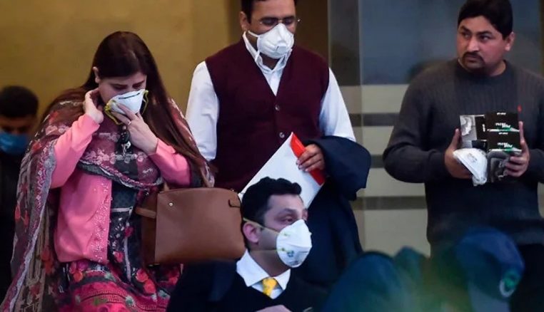 پاکستان میں ایک روز میں کورونا کے سب سے زیادہ کیس : تعداد 53 ہو گئی corona virus
