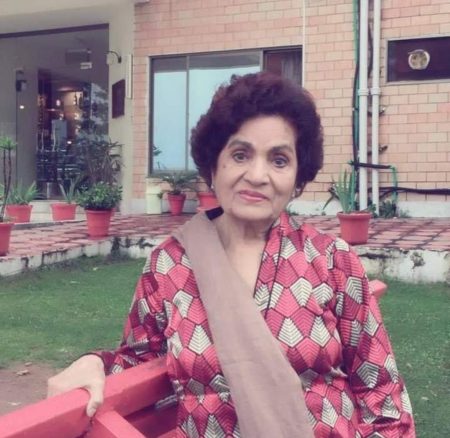 کشور ناہید کا کالم : سوال سارے غلط تھے، جواب کیا دیتے