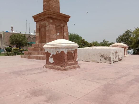 محمد ارشد رمضان کا مضمون : یادگاری لاٹ اور پیٹرک الیگزینڈر وینس اگنو کی قبر multan qila memorial