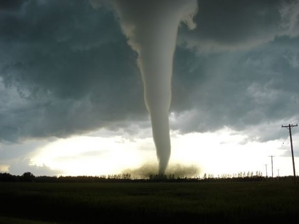 ’تاریخ کے بدترین طوفانی بگولے‘: کینٹکی سمیت چھ امریکی ریاستوں میں تباہی، 94 ہلاک tornado