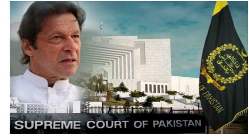 محمد حنیف کا کالم: عمران خان کے اچھے دن، برے دن imran court