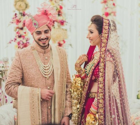 یاسر پیرزادہ کا کالم : شادی سے پہلے لڑکا ’چیک‘ کرنے کا طریقہ bride and groom