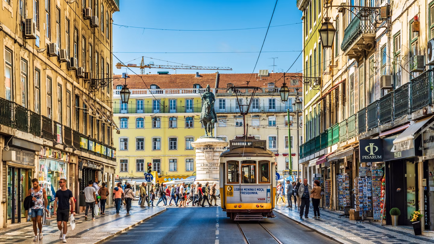 اسلامو فوبیا : پرتگال کے اسلامک سینٹر میں دو خواتین کو قتل کر دیا گیا lisbon-portugal