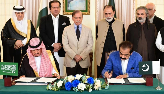 پاکستان اور سعودیہ کے درمیان ’روڈ ٹو مکہ‘ پراجیکٹ کی مفاہمتی یادداشت پر دستخط