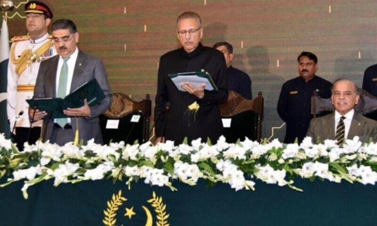 نگران کابینہ کیلئے مشاورت مکمل، جلیل عباس کو خارجہ اور سید محمد علی کو وزارت اطلاعات دیے جانے کا امکان kakar alvi oath