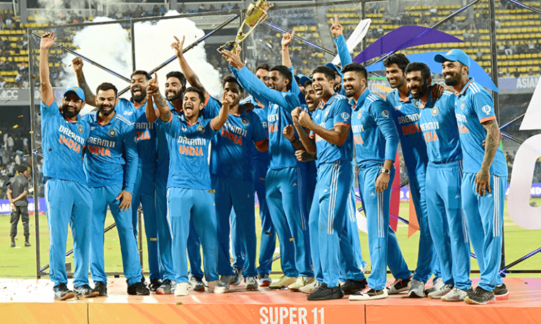 بھارت نے دفاعی چیمپئن سری لنکا کو شکست دیکر آٹھویں مرتبہ ایشیا کپ جیت لیا indian team asia cup
