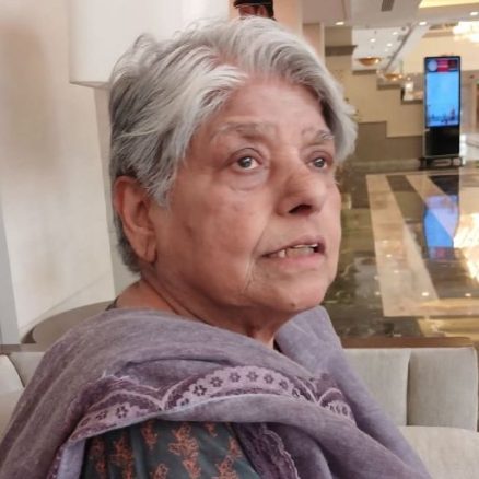 نامور شاعرہ اور کالم نگار کشور ناہید نمونیہ کا شکار ہو گئیں : رو بصحت ہیں : فرخ یار kishwar naheed health1