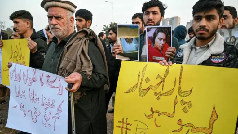 پاڑہ چنار کے راستے کی بندش: ’زندگی میں پہلا رمضان جس میں افطار کے لیے کھجور تک دستیاب نہیں‘ para chinar protest