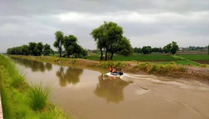 بہاولپور: سسرال والوں کا ناروا سلوک،خاتون 3 کمسن بچیوں کے ساتھ نہر میں کودگئی canal tamewali