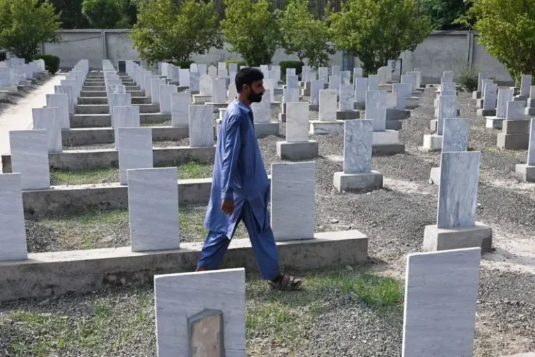 ahmadi graves sialkot