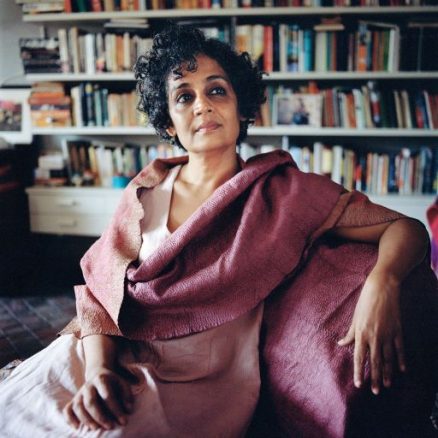 ارون دھتی رائے کے چشم کشا مشاہدات : نصرت جاوید کا کالم arundhati roy