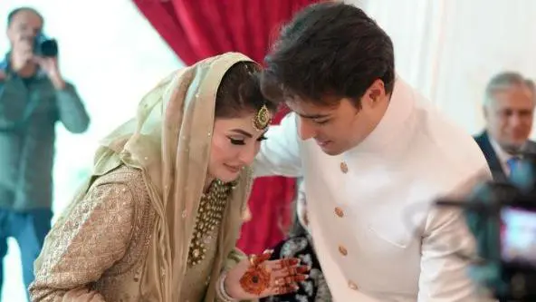 دو شاہانہ شادیوں کے بیچ عبداللہ دیوانہ : وسعت اللہ خان کا کالم junaid and maryam