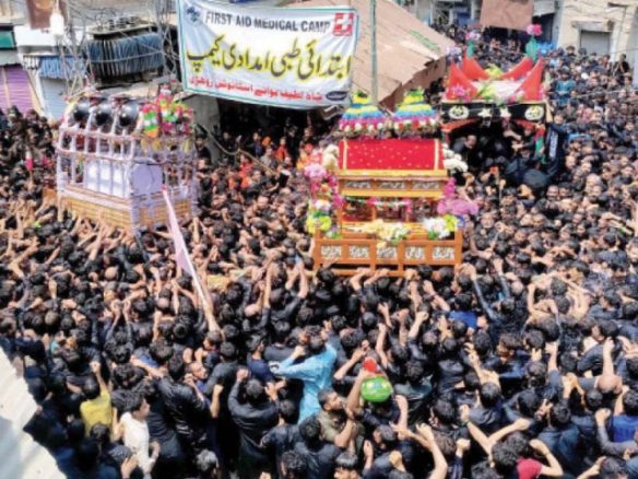 روہڑی کے تاریخی ماتمی جلوس میں چار عزادار جاں بحق ، متعدد زخمی rohrri muharram