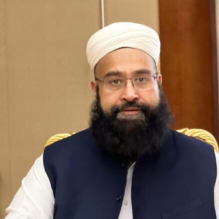 اسامہ بن لادن کی تعریف پر طاہر اشرفی سے برطانوی اعزاز ایک ہفتے بعد واپس لے لیا گیا tahir ashrafi