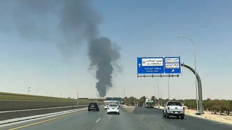 ریاض میں شاہ خالد ایئرپورٹ پر میزائل حملہ : متعدد افراد زخمی riaz airport missile attack